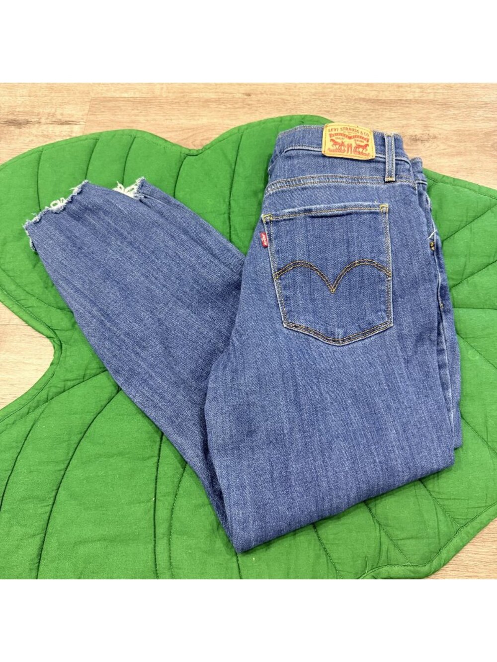 Levis Womens 30 724 High Rise Straight Crop Raw Hem Stretch